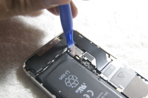 Desconectar la batería del iPhone 4S
