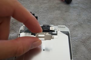 Como cambiar la pantalla del iPhone 6 plus - 18
